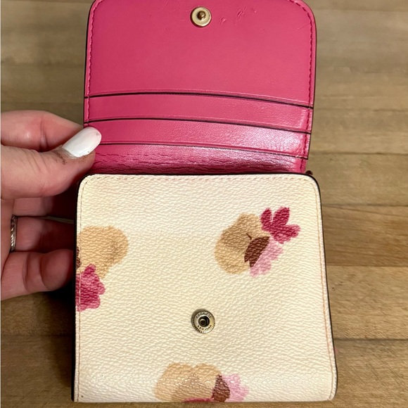 Coach Small Trifold Leather Wallet With Pop Floral Print in Color Chaulk - Picture 8 of 11